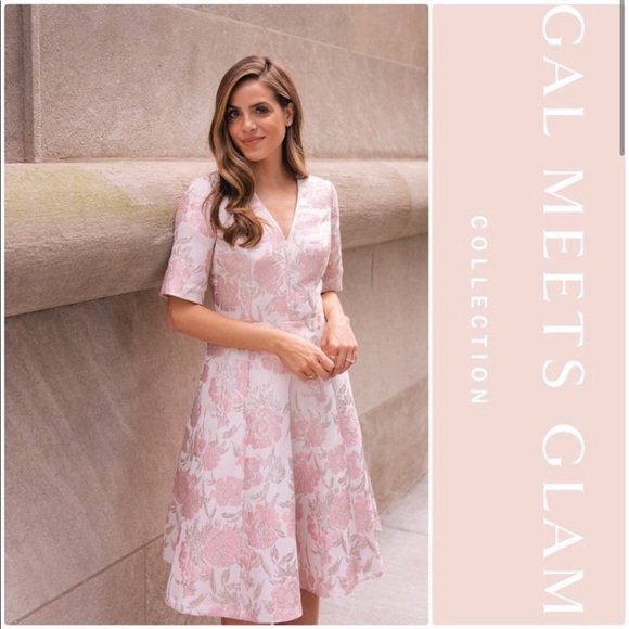 Gal meets glam Adair pink jacquard dress - Picture 2 of 6